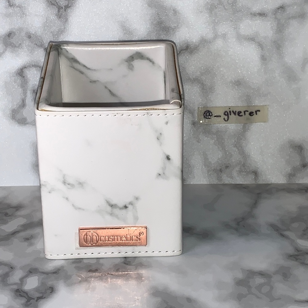 Marble Faux Leather BH Cosmetics Angled Brush Holder - Marble